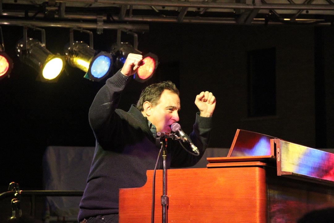 Tony Monaco performing